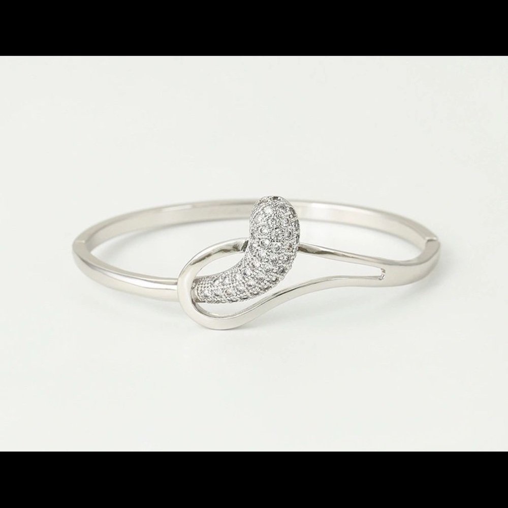 Hand in hand bangle bracelet